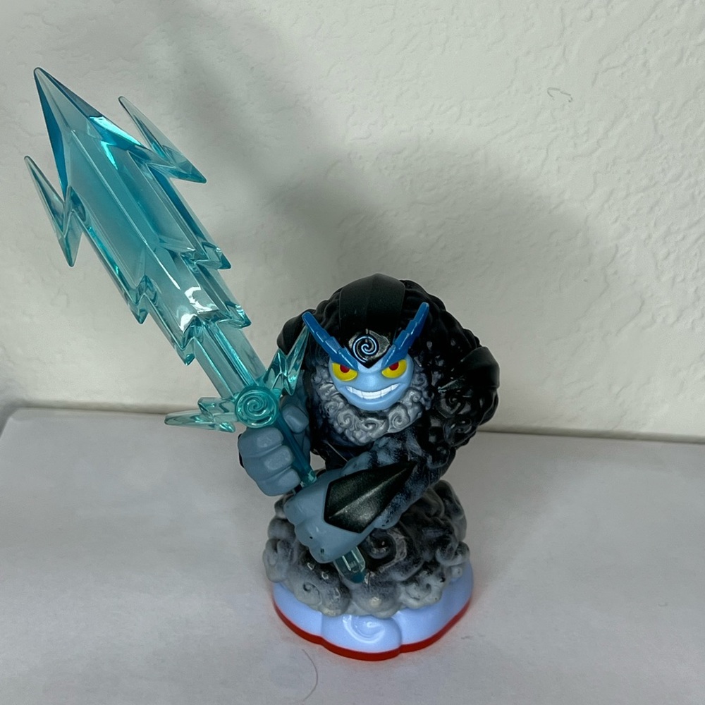 Skylanders Trap Team Thunderbolt Air Trap Master Skylander.